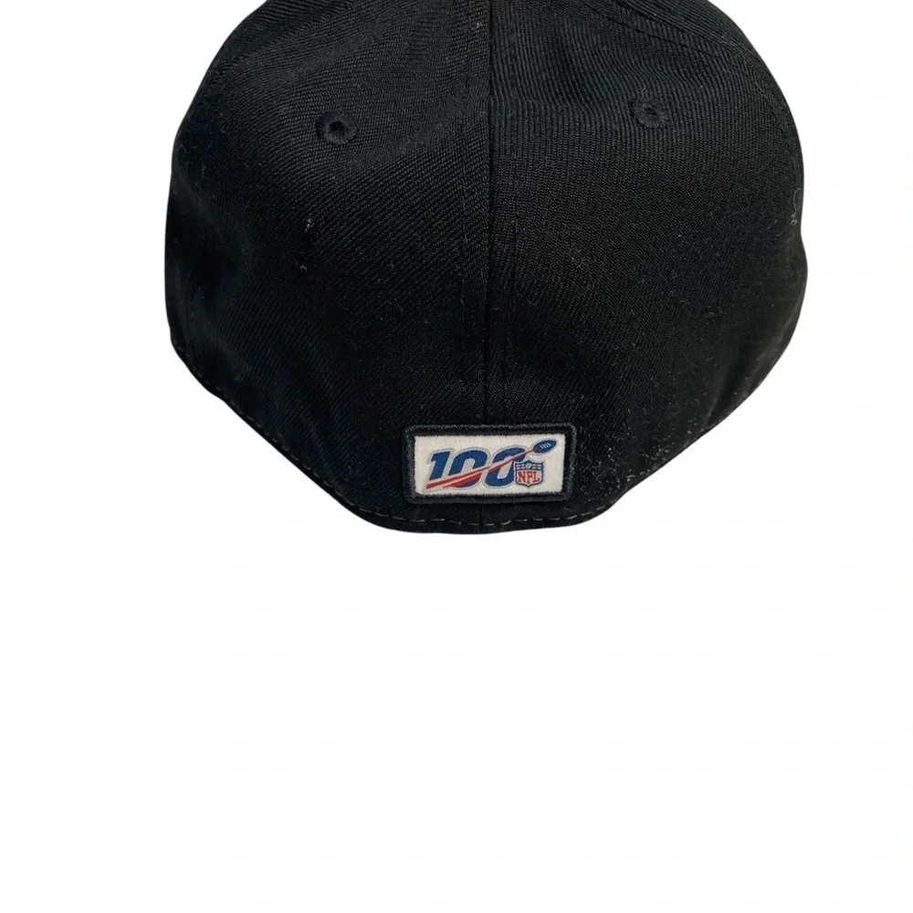 Pittsburgh Steelers New Era size 7 1/8 Fitted baseball cap. NFL 100 patch